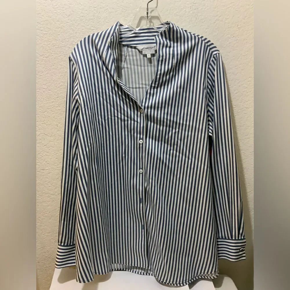 Foxcroft Women’s non iron stretch Striped Button Up Size 12 Career Office Travel